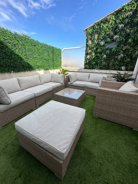Spacious, quiet apartment - Image 1