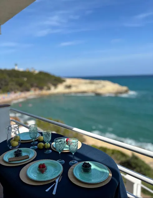 Amazing balcony overlooking the Mediterranean, beach access - Image 1