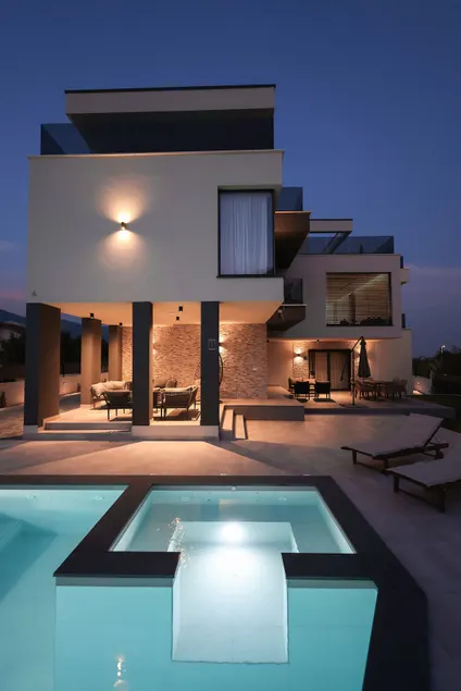 Villa Amare Apartments - Image 1
