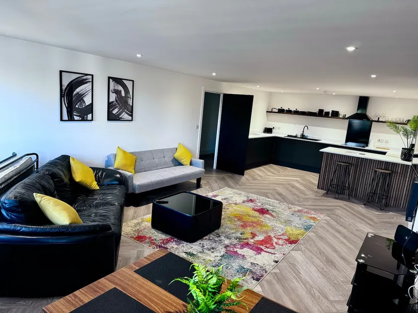 New 2 Bed Apartment in Royston High St - Image 1