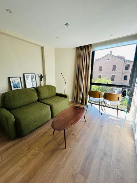 Beautiful studio on Almagro Street - Image 1