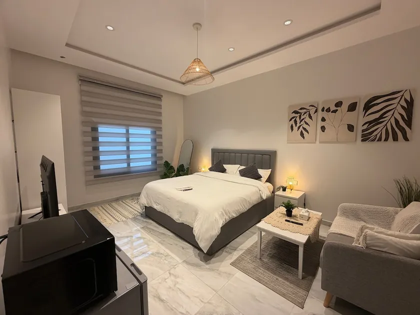 Modern, Spacious & Cozy Apartment | Smart Check-In - Image 1