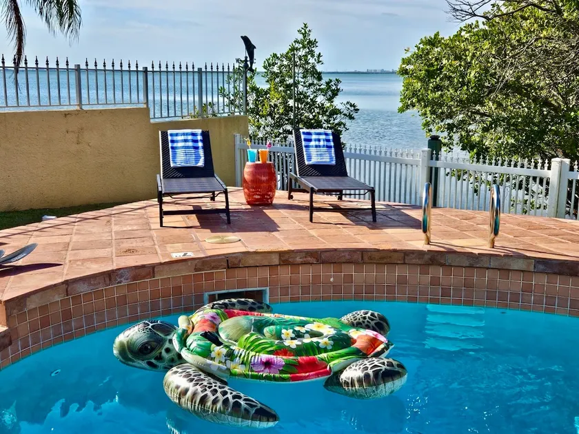 River Front-Private Pool-Walk to Beach-Kayaks - Image 1