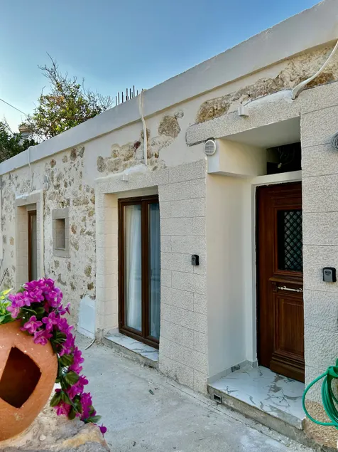 Stone Luxury Suite - Image 1