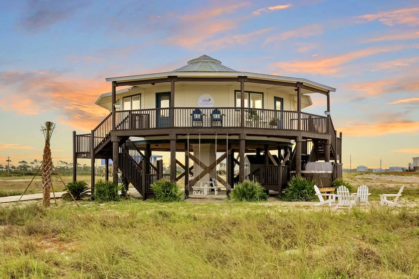 ”The Good Life”: Hot Tub, RV Pad, Fire-Pit & Beach - Image 1