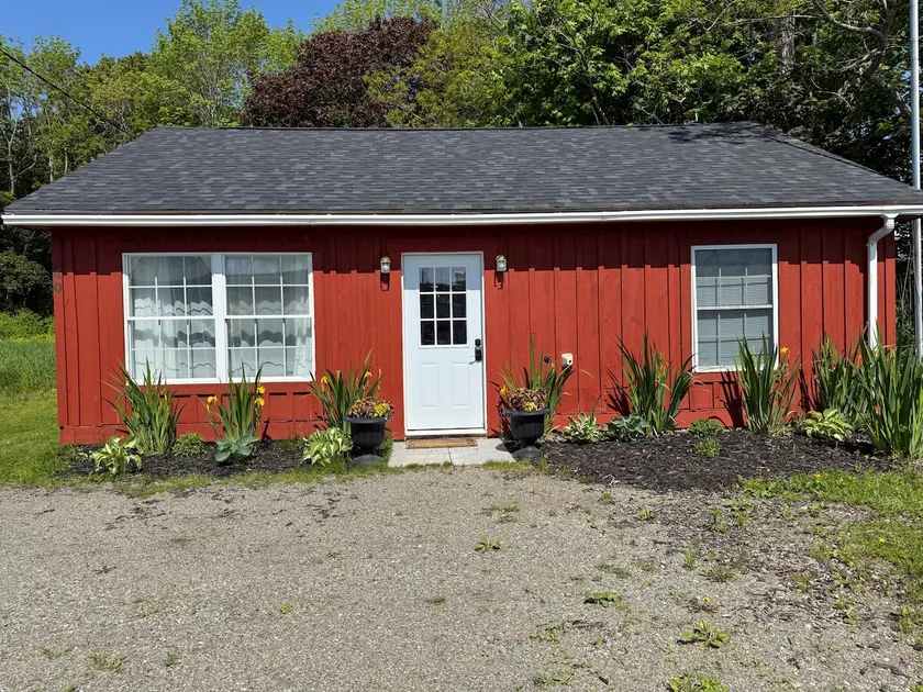 Red Cottage Retreat - Image 1