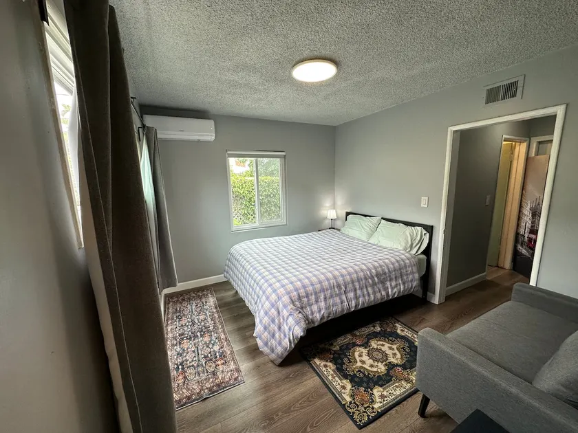 Cozy Suite with Own Entrance - Image 1