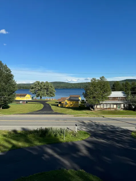 NEW - Lake View! - 3 Bedroom - Sleeps 6 - Image 1