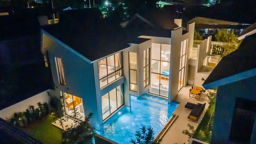 High ceiling Modern luxury 3 Bedrooms New villa - Image 1