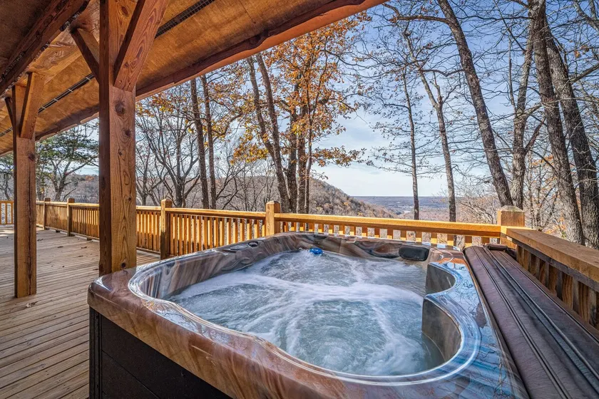 Brow Bella | Mt Views, Hot Tub & Porch - Image 1