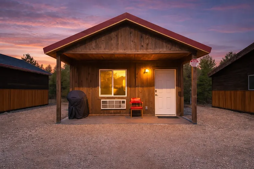 Yellowstone Rocks Cabin8 + WIFI + PetFriendly + Ac + 30YNP - Image 1
