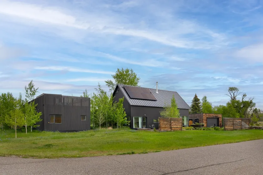 5Bdrm | Hot Tub | Trampoline | Sauna | WoodStove - Image 1