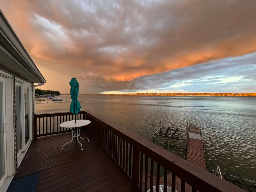 Jacob’s Landing Water Front Summer Getaway USA - Image 1