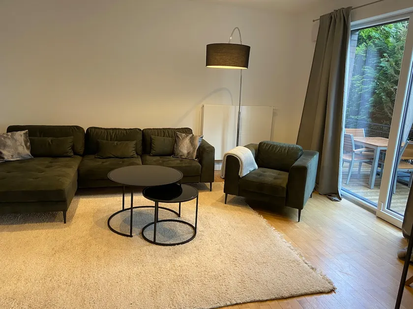 Modern, cozy retreat near the trade fair. - Image 1