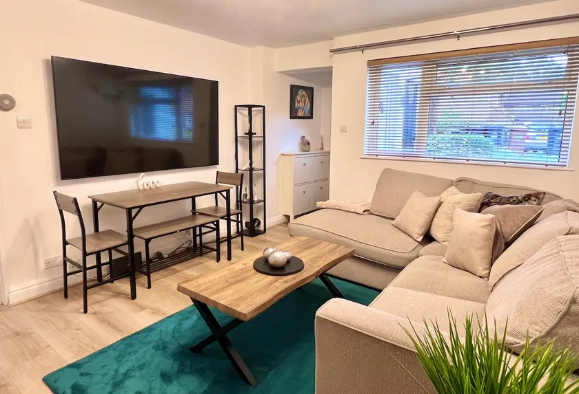 Bibis Home - Hertford - Image 1