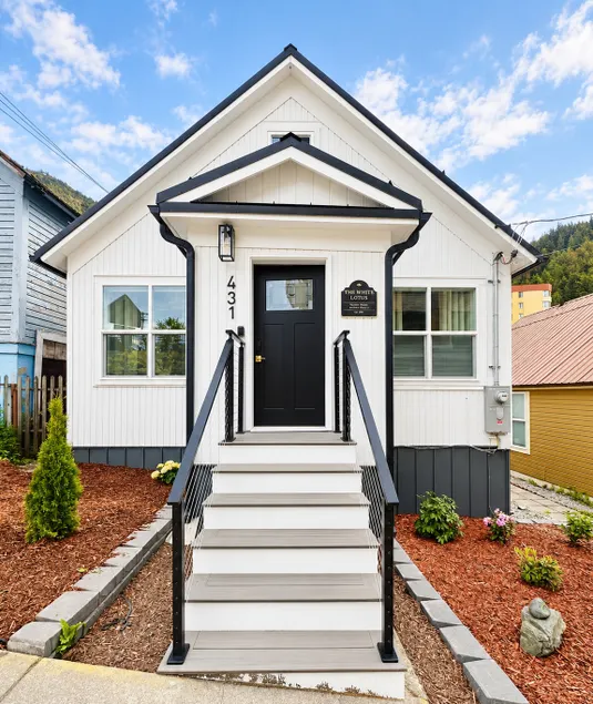 White Lotus Retreat- Stay in the Heart of Juneau - Image 1