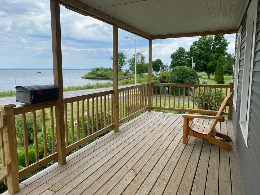 Lake View, Apt 1 - Image 1