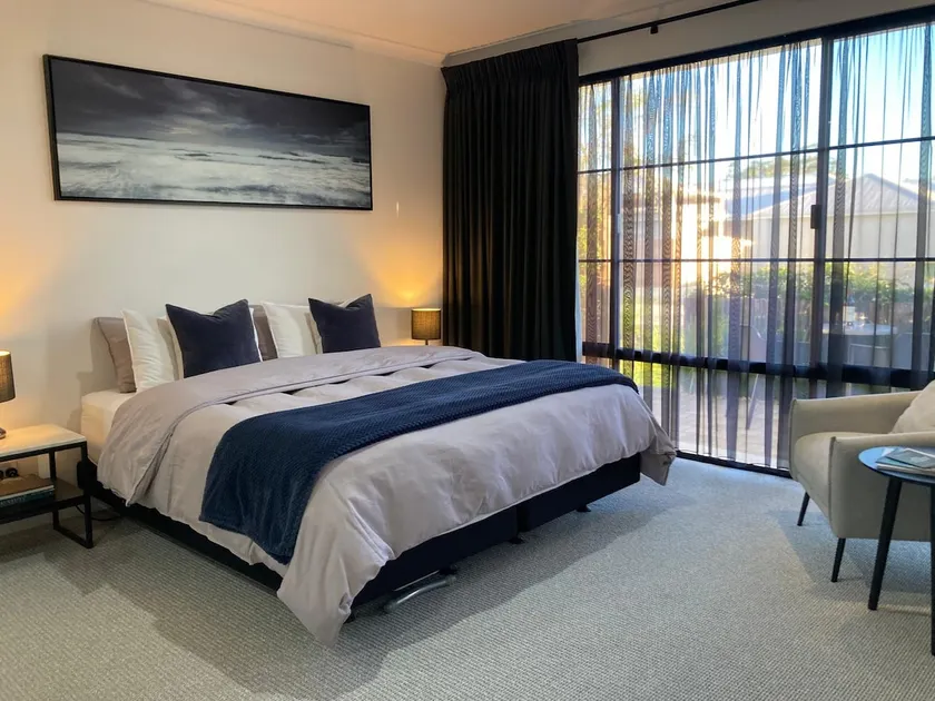 BRiX hotel style suite - Image 1