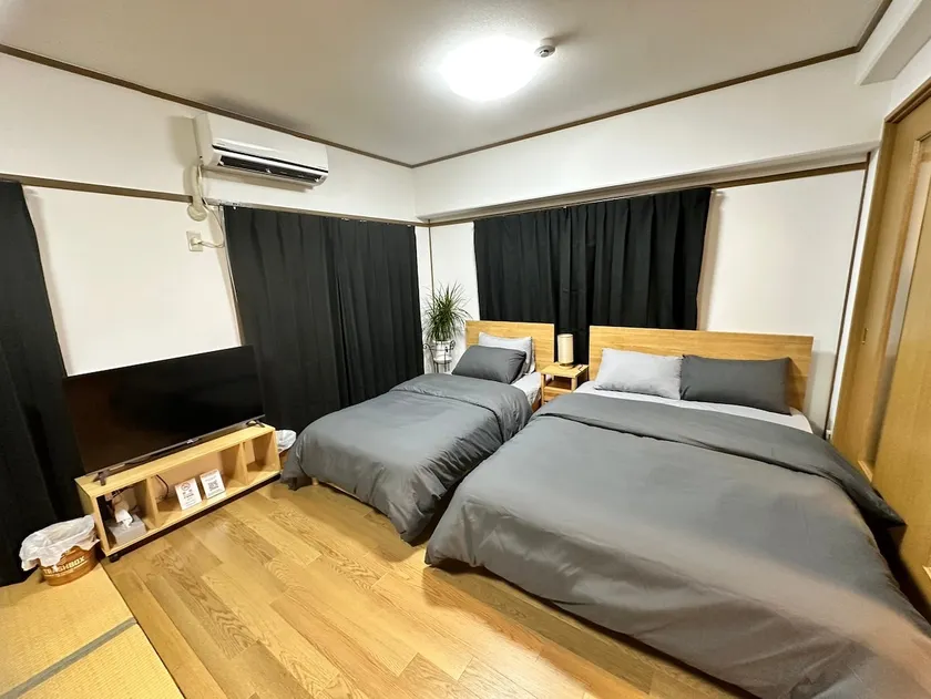 Private rental, same price for up to 5 people.Perfect for friends or family.Kumamoto Castle, downtown, bus terminal, walking distance. - Image 1