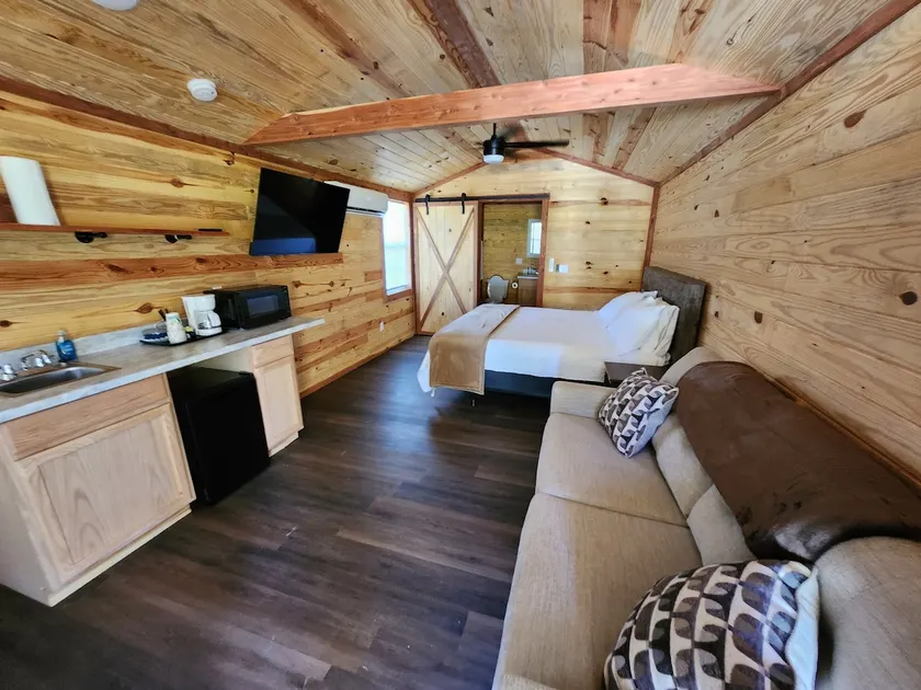 Cabin 3: The center of greeting the outdoors - Image 1