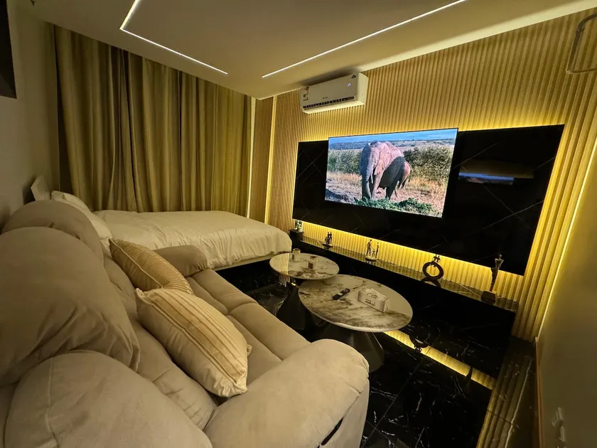 Luxurious studio with a distinctive location and self check-in - Image 1