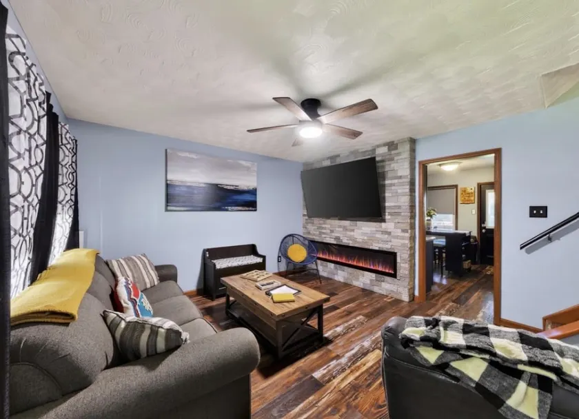 8PPL•King Bed•Arcade•Private Playground•Fire Pit - Image 1