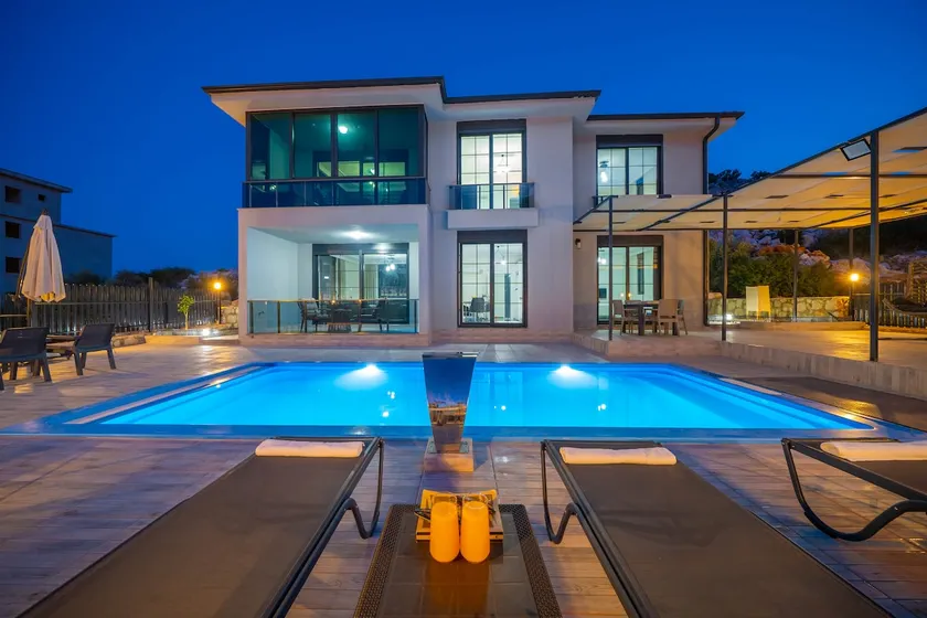 #PeacefulSummerVacationUnderTheBlackRoofOfMyVilla# - Image 1