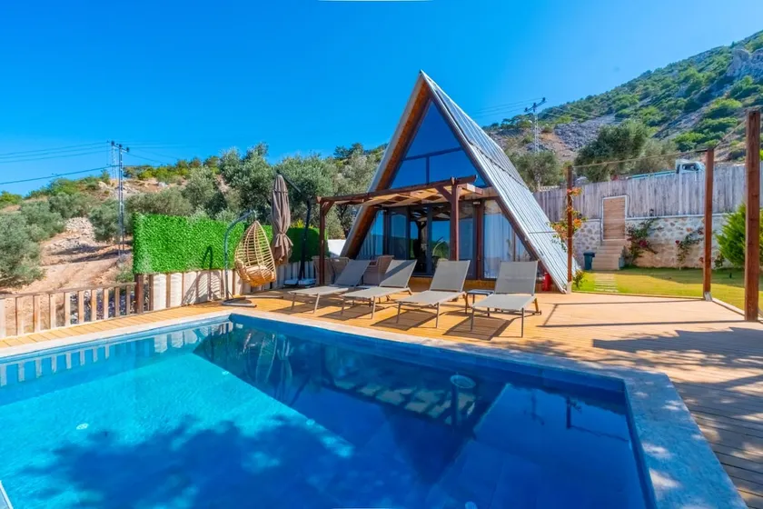 Tree house with sea view - Image 1