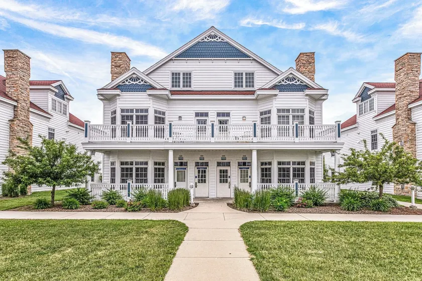 Just Beachy: 4 Bedroom, Sleeps 12! - Image 1