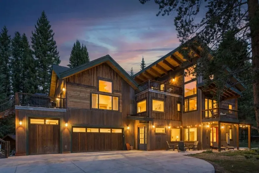Modern Luxury•Hot Tub•Game Room•Heated Garage - Image 1