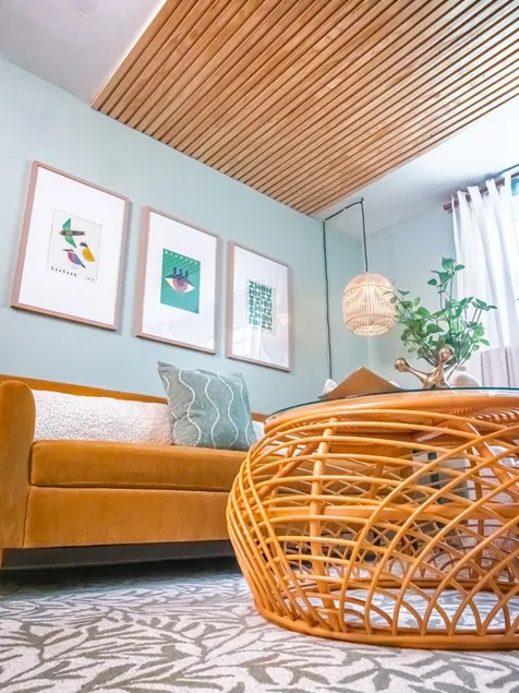 Bright & Colorful Retreat • 5 Min Walk to Mass - Image 1