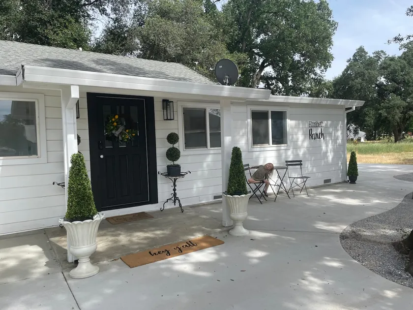 Elizabeth Ranch - Image 1