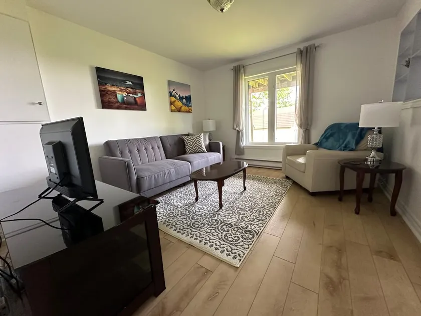 Bright 1BR Ground Apt In St. John's, 10 Min To DT - Image 1