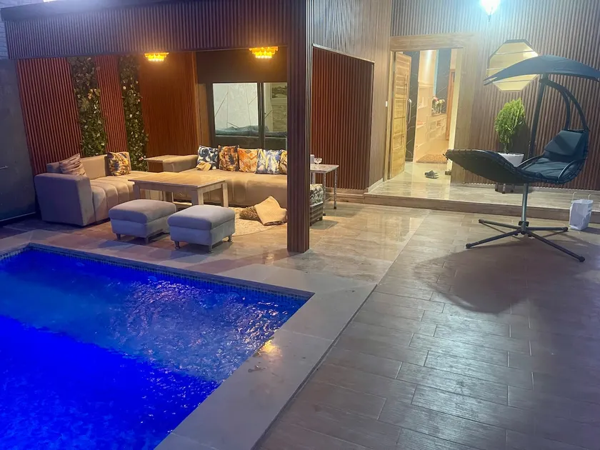 Modern villa with private swimming pool - Image 1