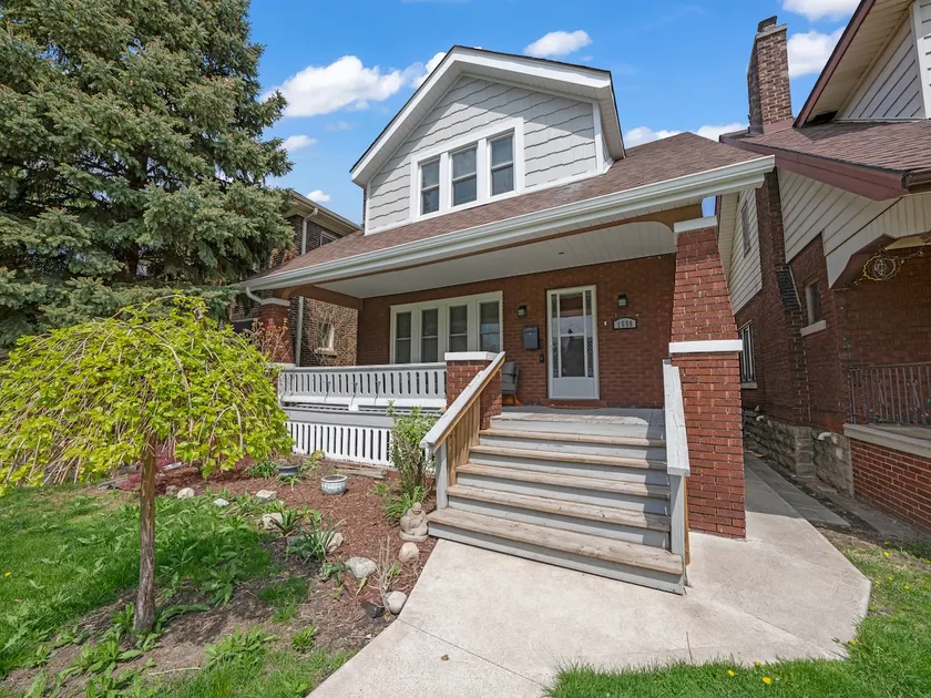 Historic Victoria Avenue Retreat - Windsor Ontario - Image 1