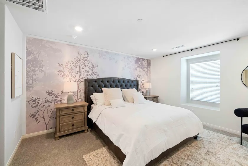 Comfort 3BR Home Near Shopping & Ontairo Airport - Image 1