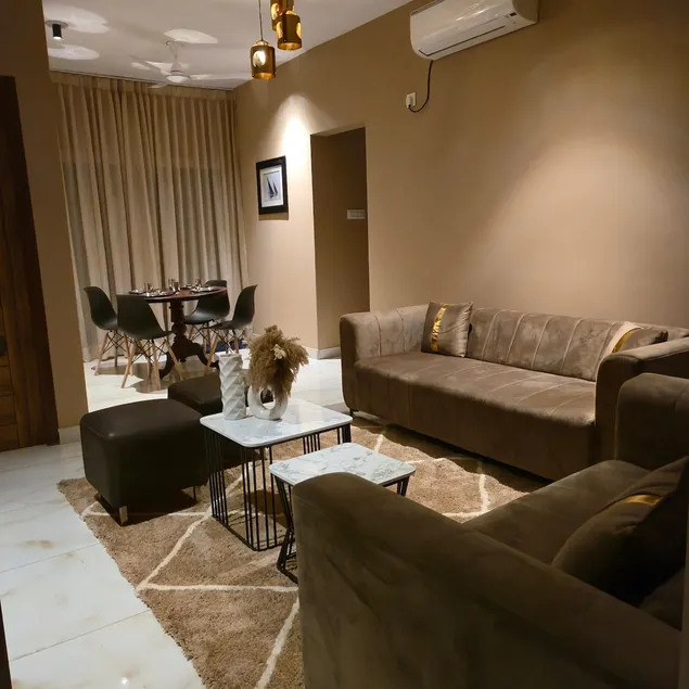 (g3) 3Br Queen Luxury Suite (family) No Stags - Image 1