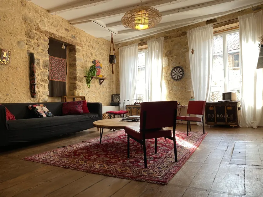 Vintage house • 3 bedrooms • All on foot in Chabanais - Image 1