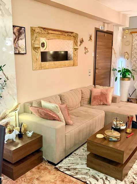 Apartment by the Airport - Image 1