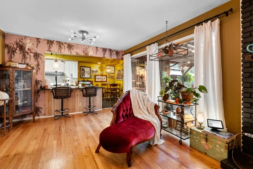 Crestline Ranch: Hot Tub, Speakeasy & Retro Charm - Image 1