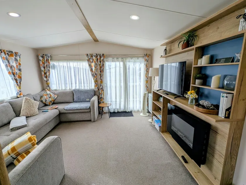 Seaside fun for all ages - 2BR dog friendly - Image 1