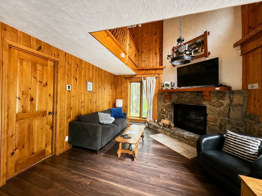 Lakefront St-Agathe Cabin | Spa & Sauna - Image 1