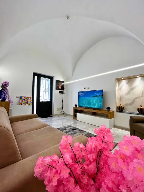 Leonardo Sicilian Casa 2 - Image 1
