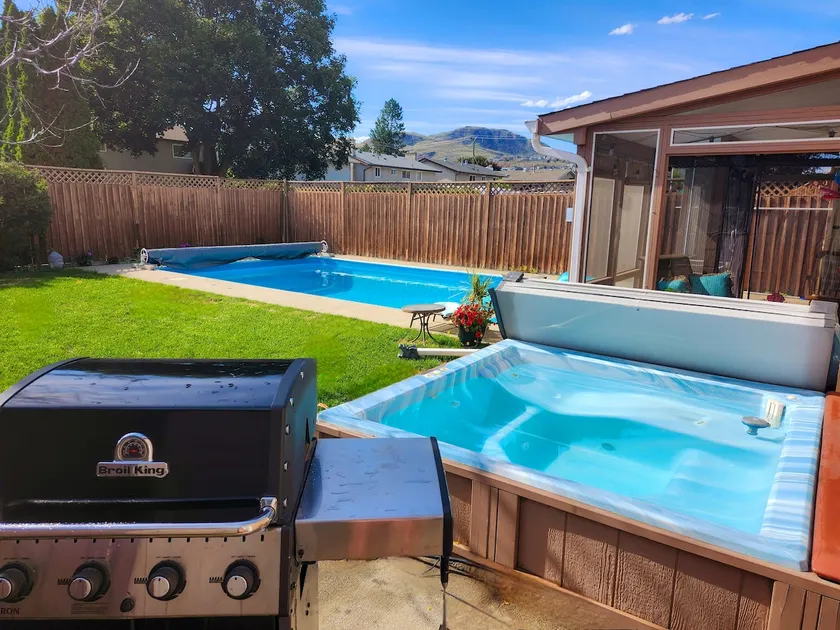 Twin Rivers Retreat *private pool and spa* - Image 1