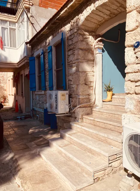 Megaron House. In the center - 5 minutes to the beach Stone House. - Image 1