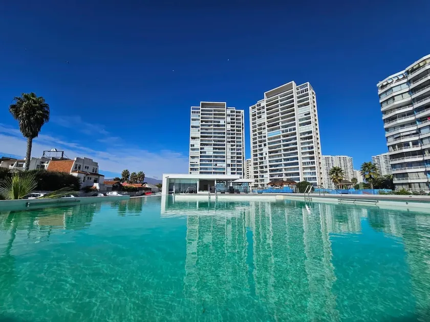 Oceanfront heated pool - Image 1