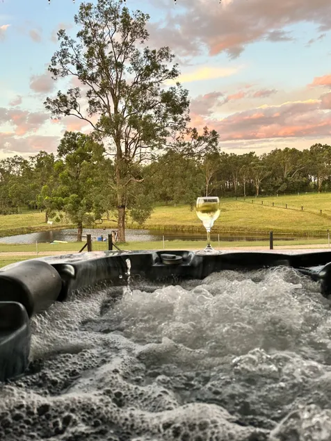 Hunter Valley Retreat | Spa, Pool & Firepit - Image 1