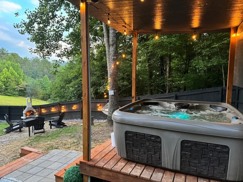 Secluded Mountain Cabin w/Pond•Fenced yards•Pets - Image 1