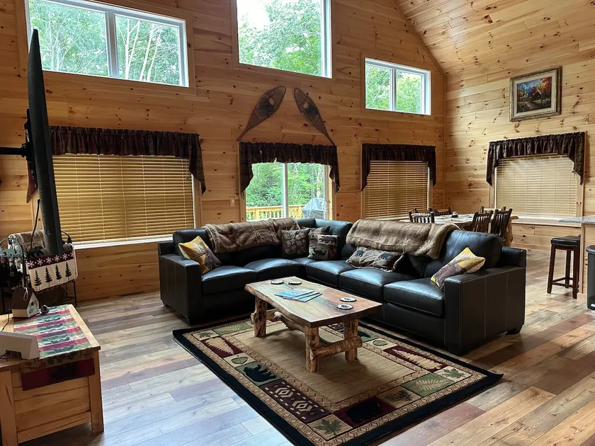 Cozy New Home In Speculator - Image 1