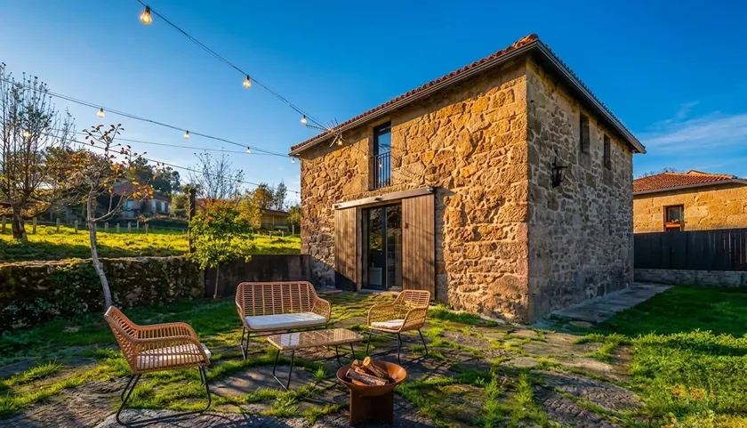 Charming Stone Villa with Garden and Fire Pit - Image 1